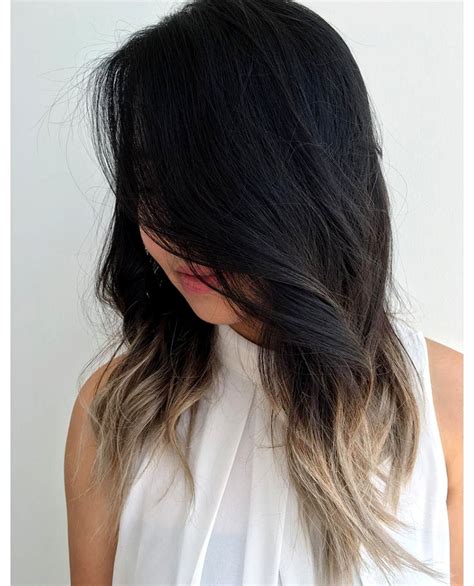 11 Black Ombré Hair Ideas & How To Get The Look At。